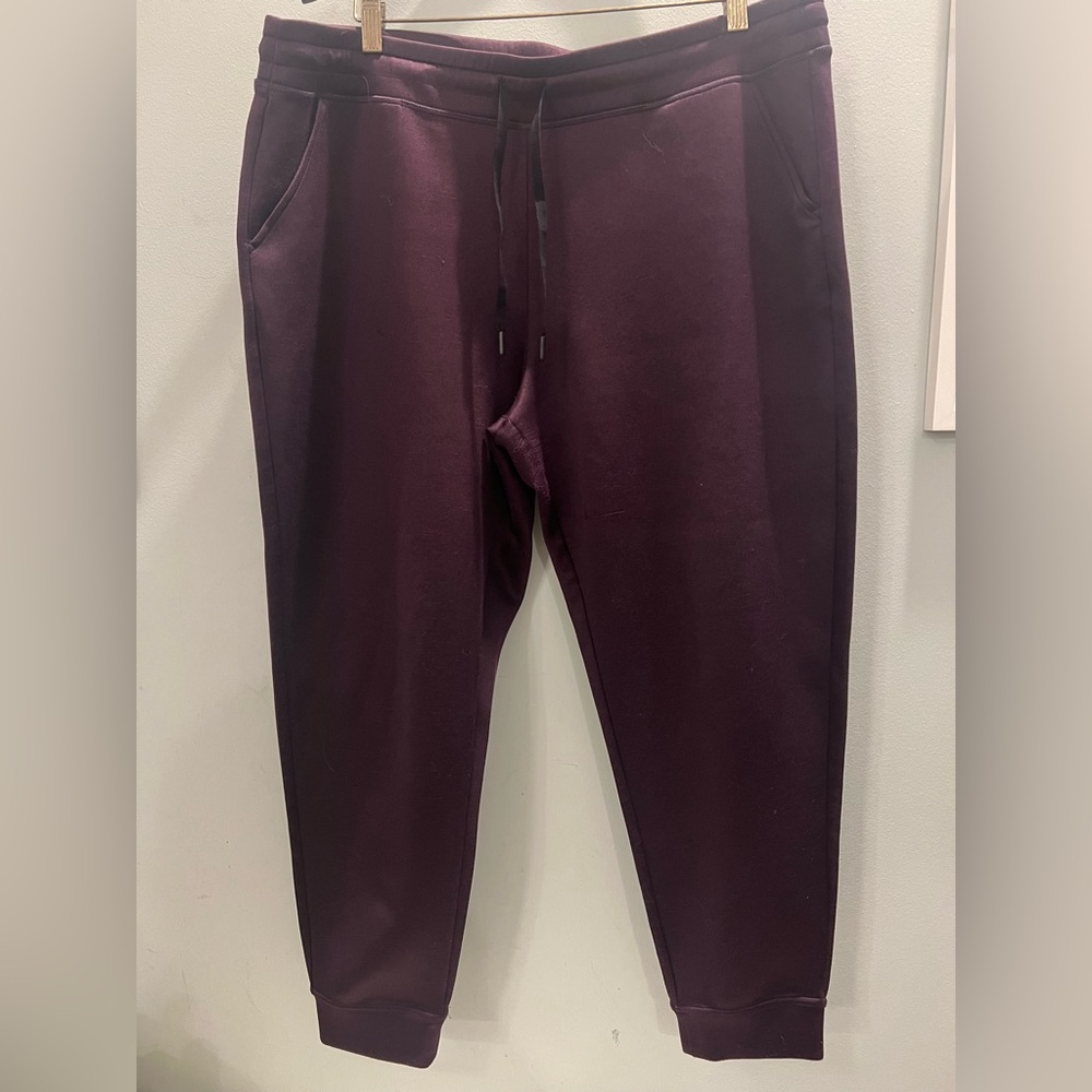 32 Heat Tech Jogger. size  XL